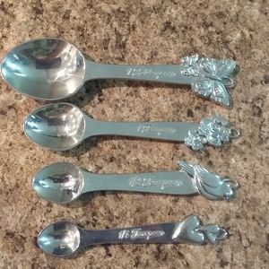 Measuring spoons